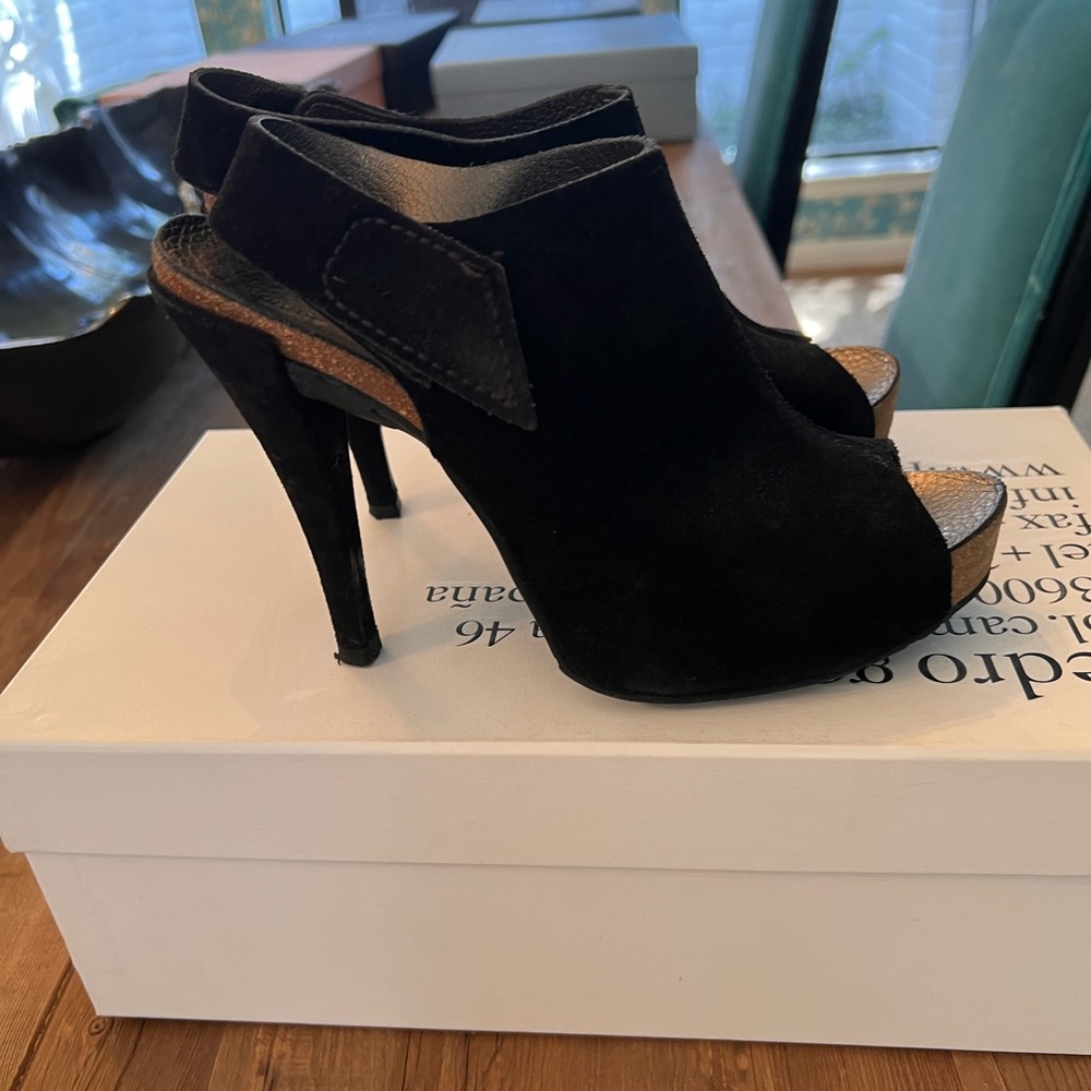 Pedro Garcia heels
